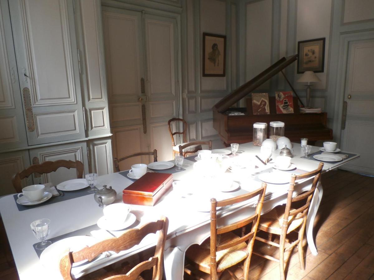 La Maison Xviiie Μουλέν Εξωτερικό φωτογραφία